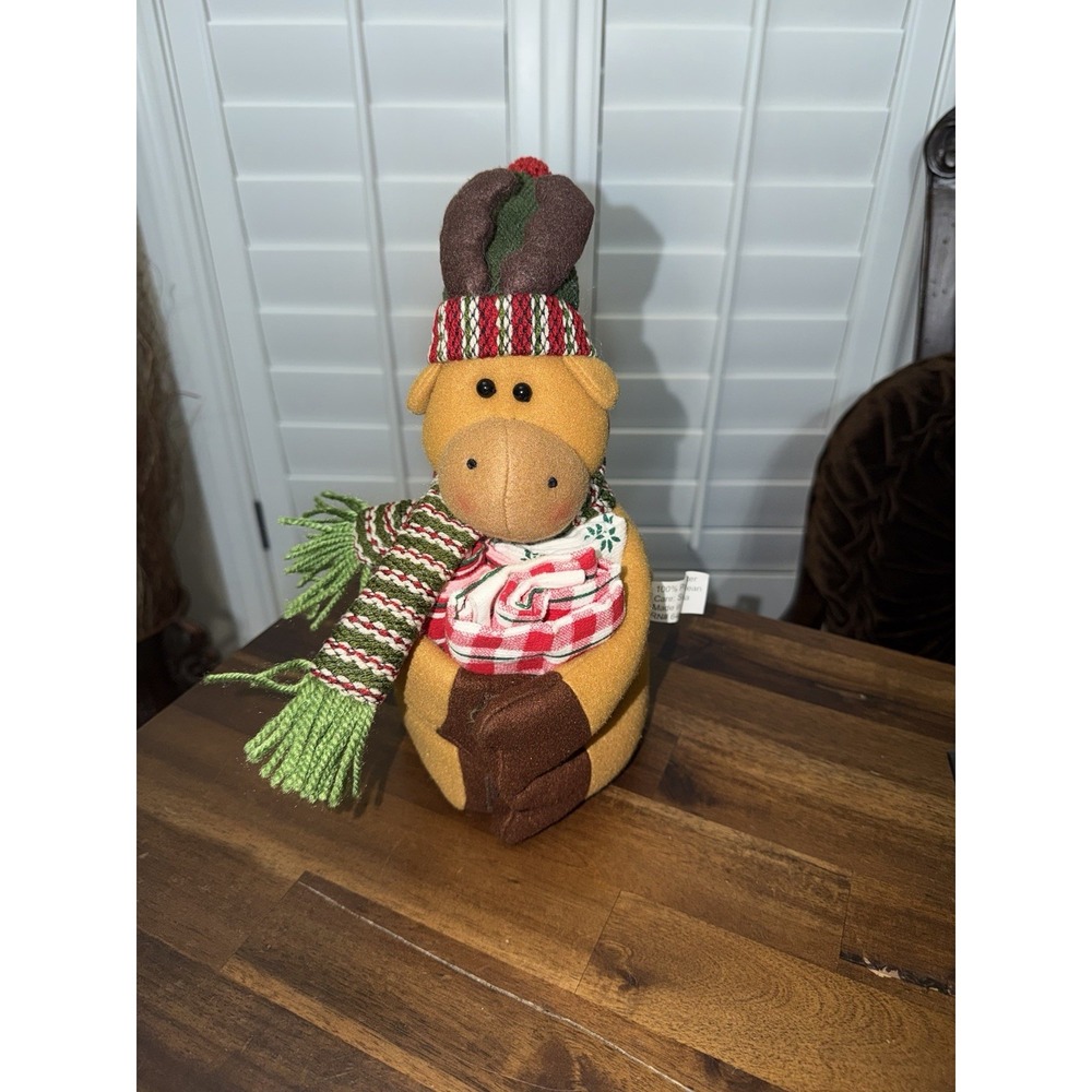 Christmas Reindeer Plush Towel Holder with 3 Guest Towels No tags Holiday Decor